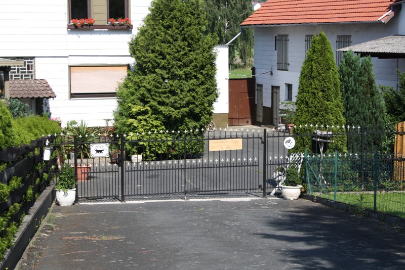 Unser Haus von vorne